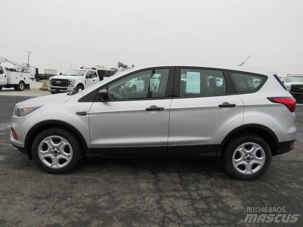 Ford Escape Automobily