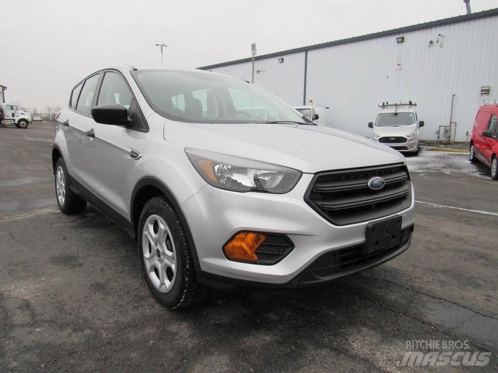 Ford Escape Automobily