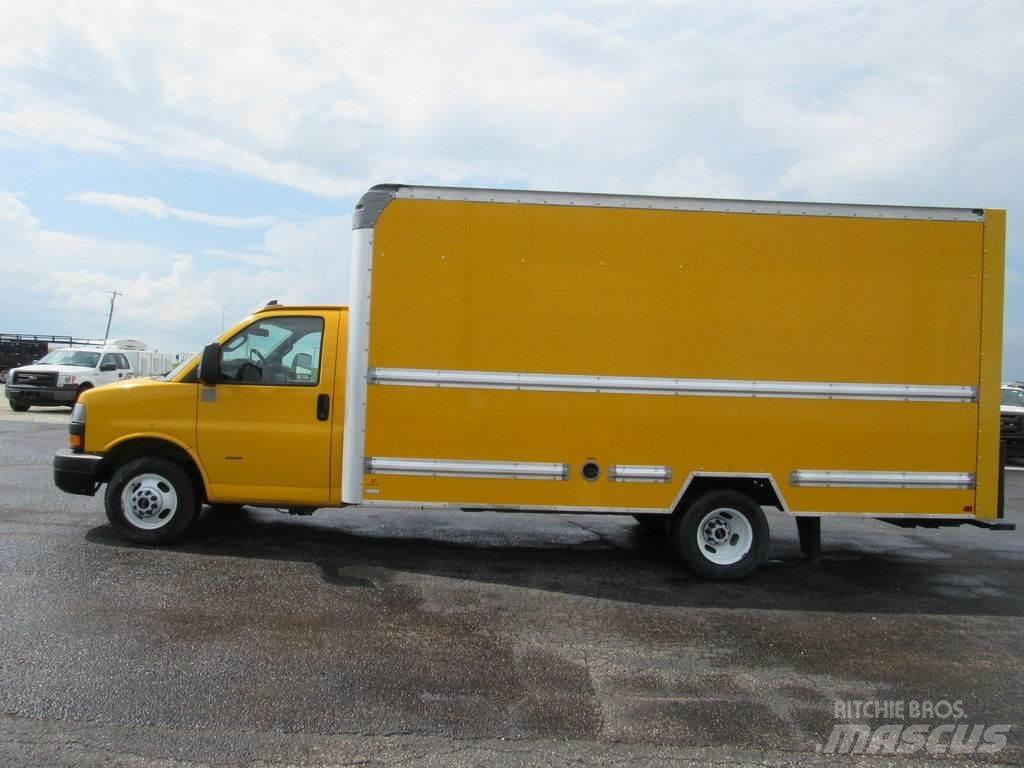 GMC Savana 3500 Skriňová nadstavba