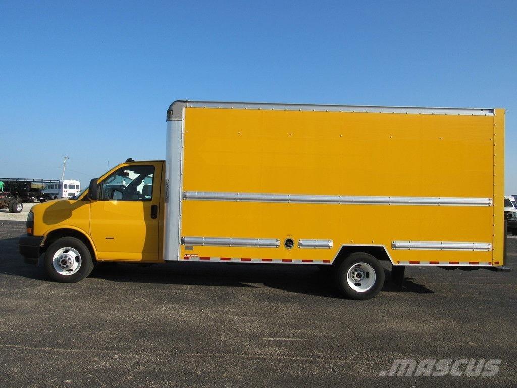 GMC Savana 3500 Skriňová nadstavba