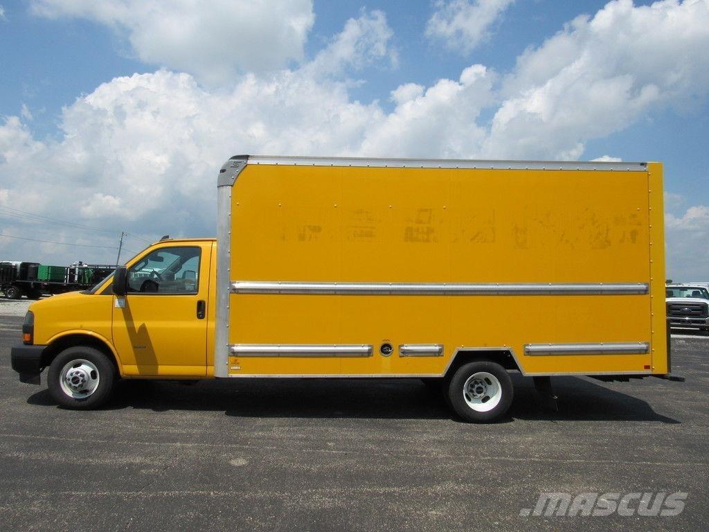 GMC Savana 3500 Skriňová nadstavba