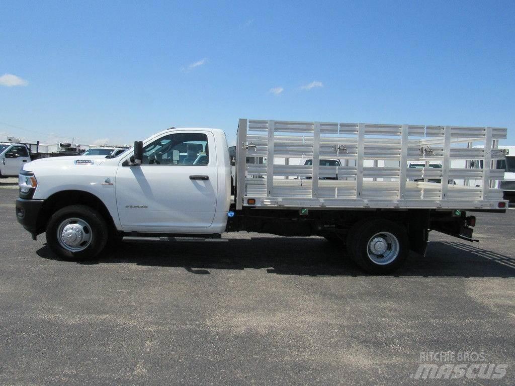 RAM 3500 Plošinové nákladné automobily/nákladné automobily so sklápacími bočnicami
