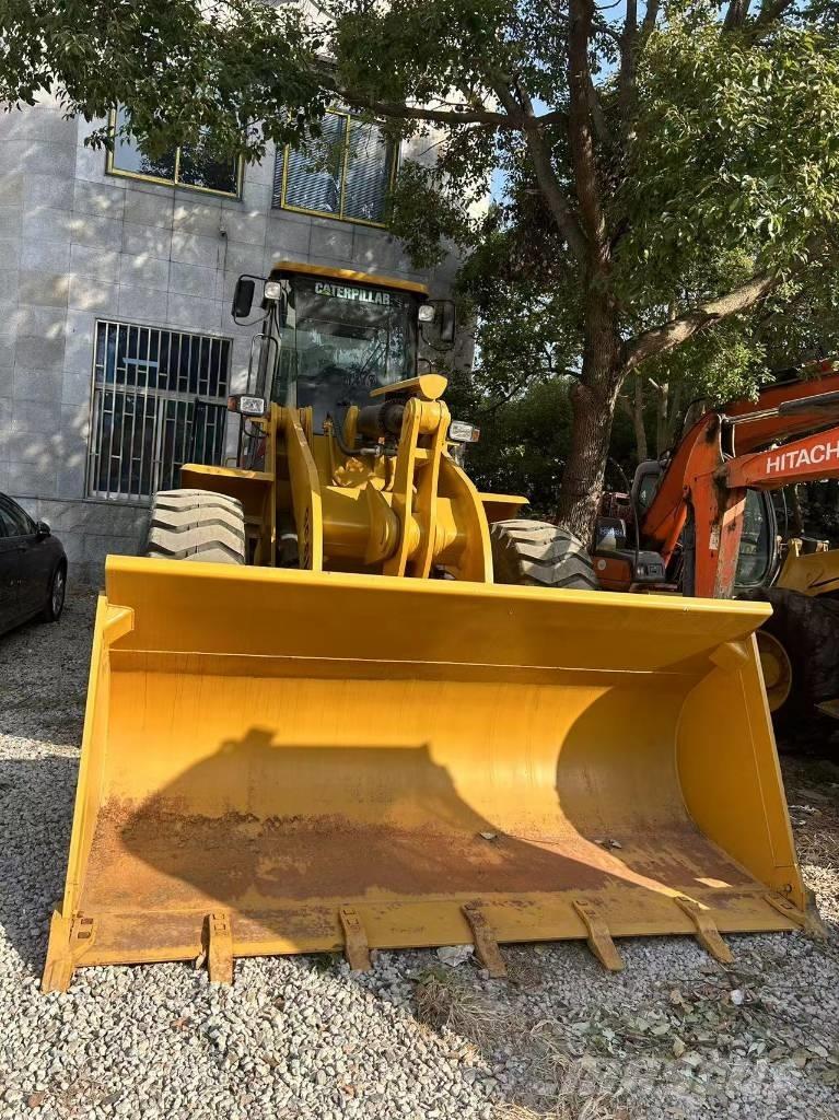 CAT 966 H Kolesové nakladače