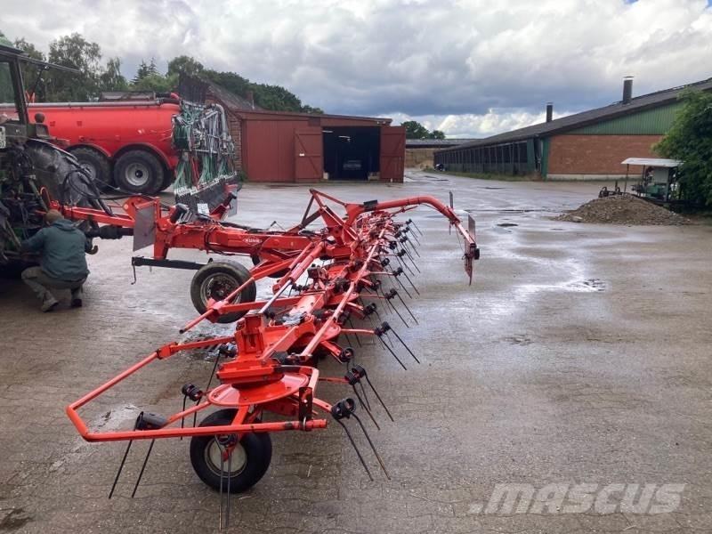 Kuhn GF 8702 T Obracače a zhrabovače sena