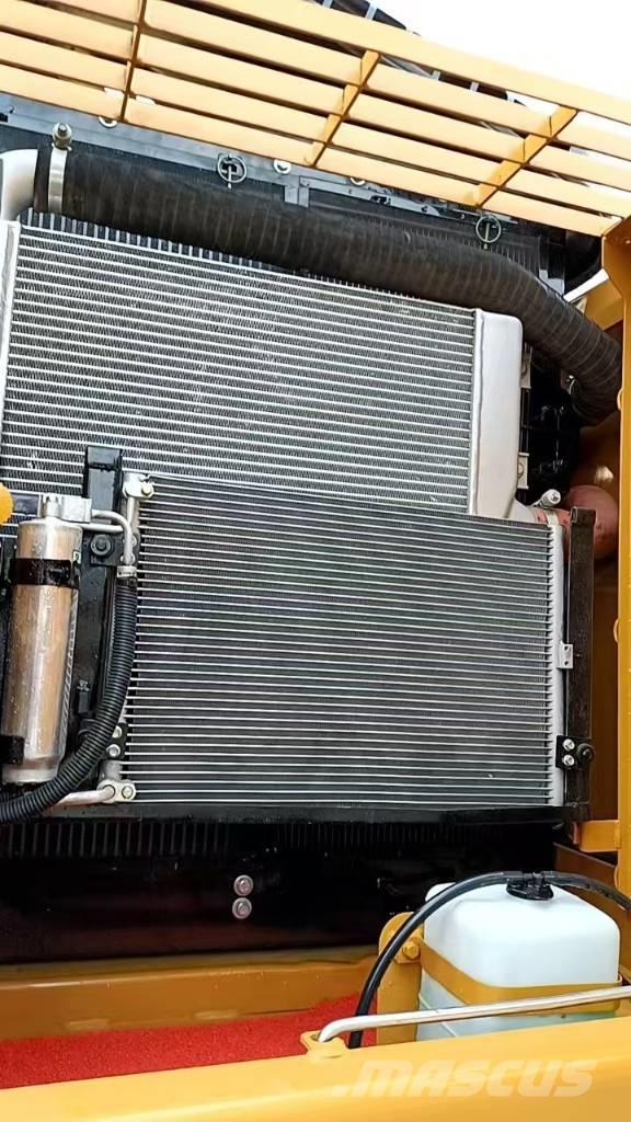 CAT 320DL Pásové rýpadlá