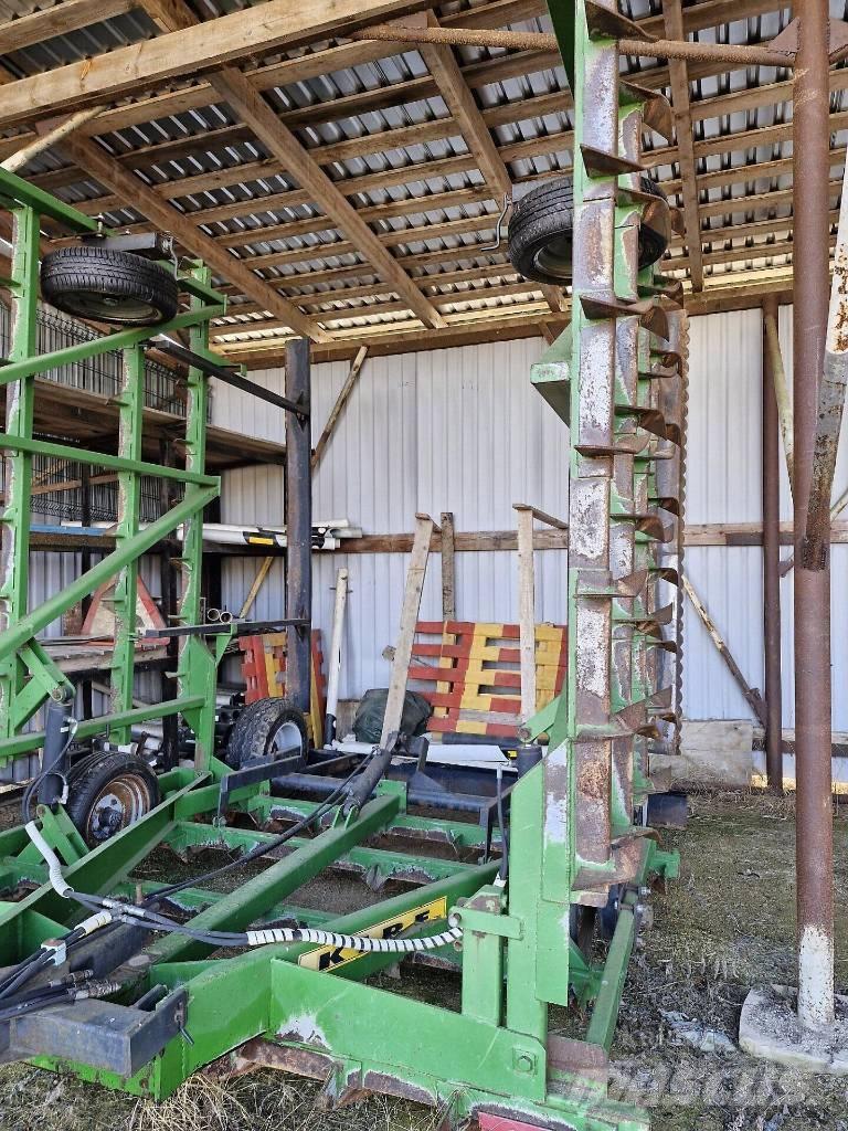 Kire Eelkobesti Hĺbkové kypriče