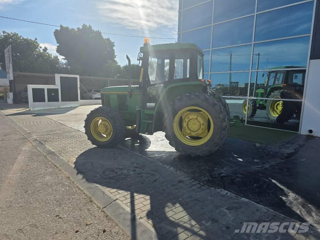 John Deere 6100 Traktory
