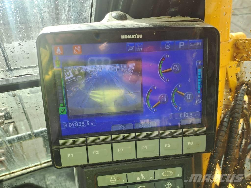 Komatsu PC490LC-11 Pásové rýpadlá