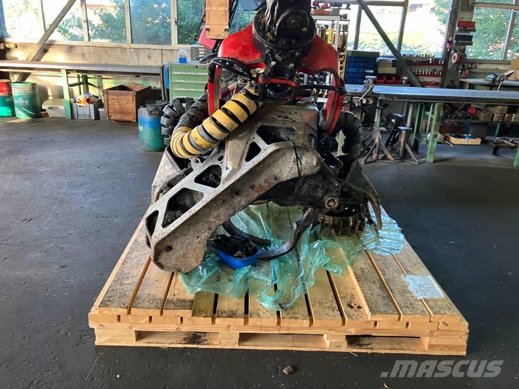 Komatsu 365.1 Odvetvovače