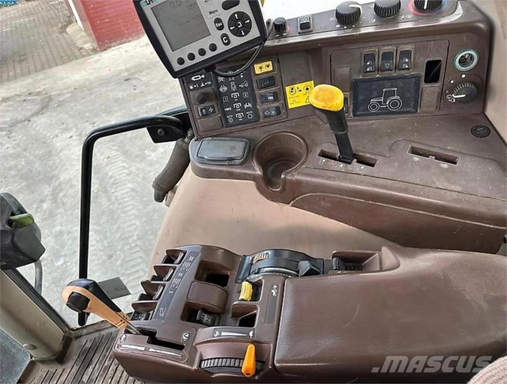 John Deere 6920 Traktory