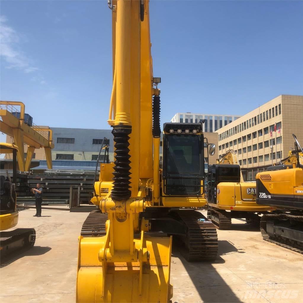 Komatsu PC200 Pásové rýpadlá