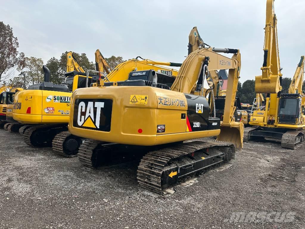 CAT 320 D2 Pásové rýpadlá