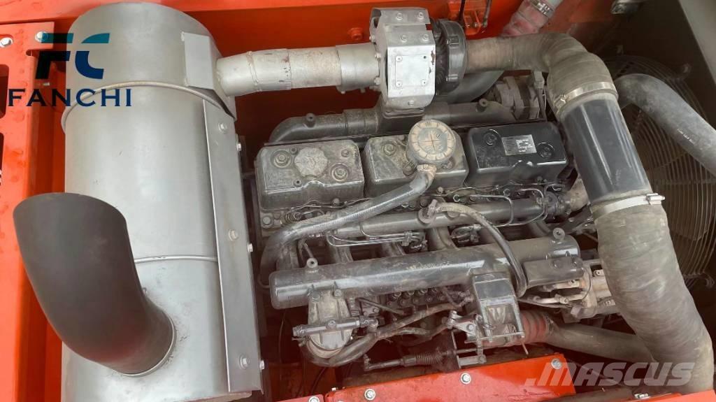 Doosan DX 300 LC LR Pásové rýpadlá