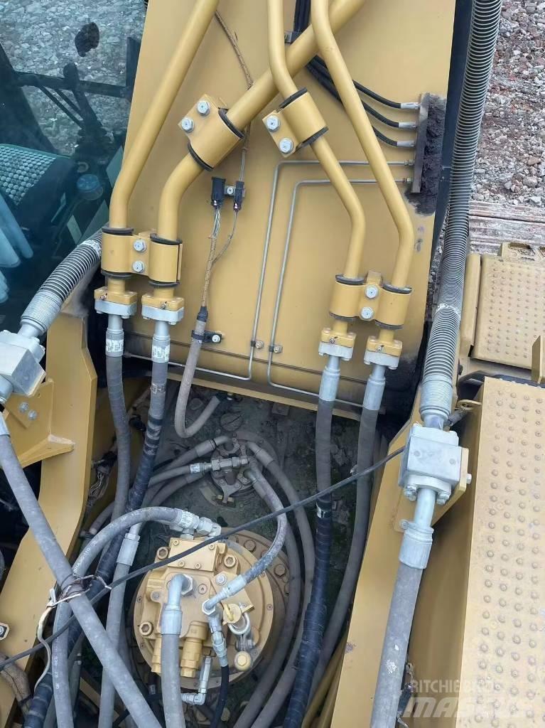 CAT 336 Pásové rýpadlá