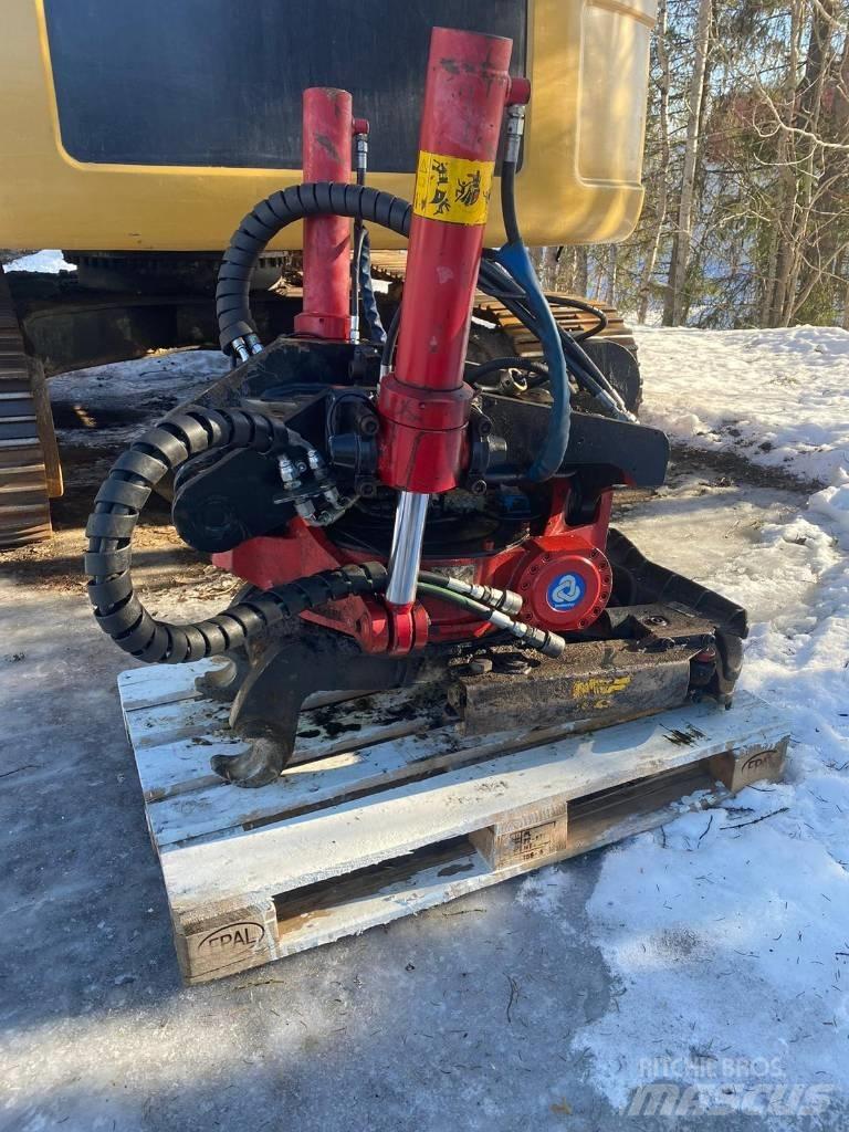 CAT 320 EL Pásové rýpadlá