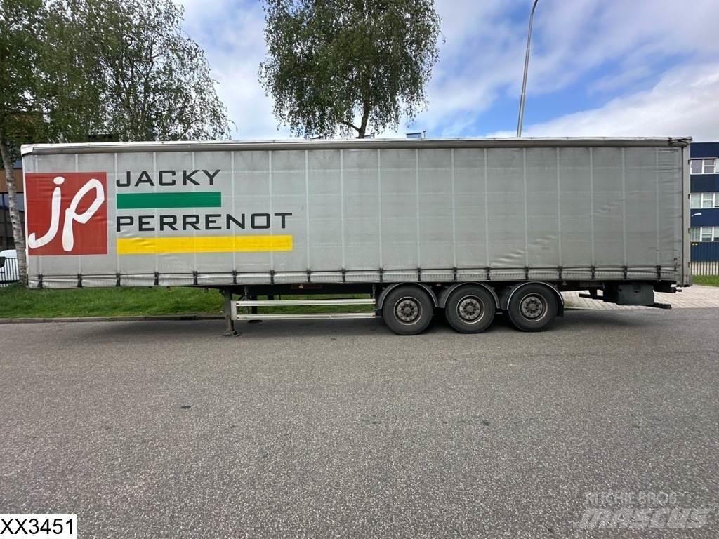 Fruehauf Tautliner Plachtové návesy
