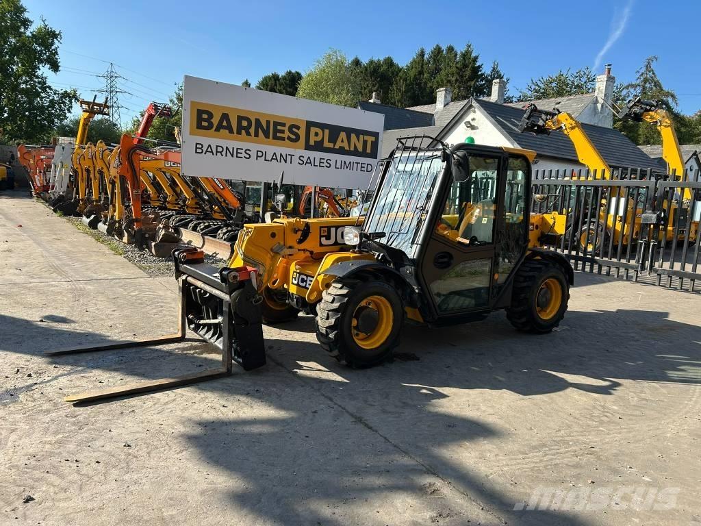 JCB 525-60 Teleskopické manipulátory