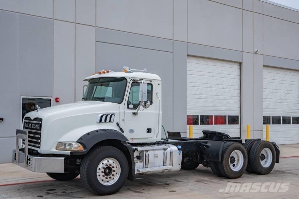 Mack Granite GU 813 Ťahače