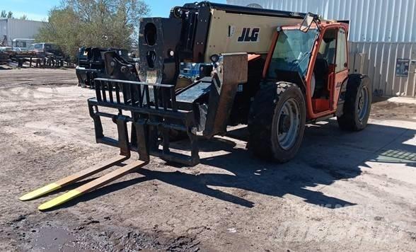 JLG 1055 Teleskopické manipulátory