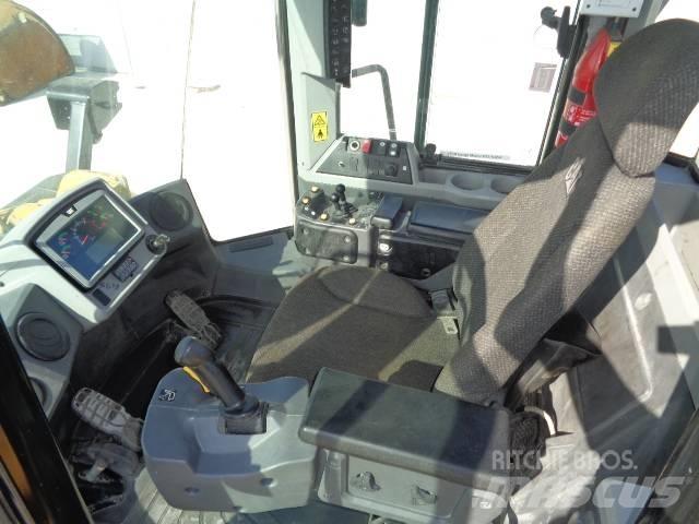 CAT 972 MXE Kolesové nakladače