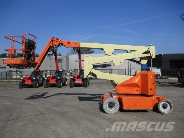JLG E 400 AJPN (817) Kompaktné samohybné kĺbové plošiny