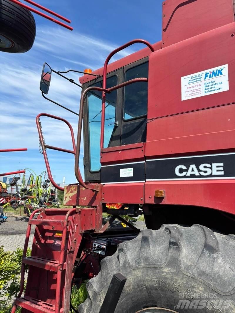 Case IH 1680 Axial Kombinované zberacie stroje