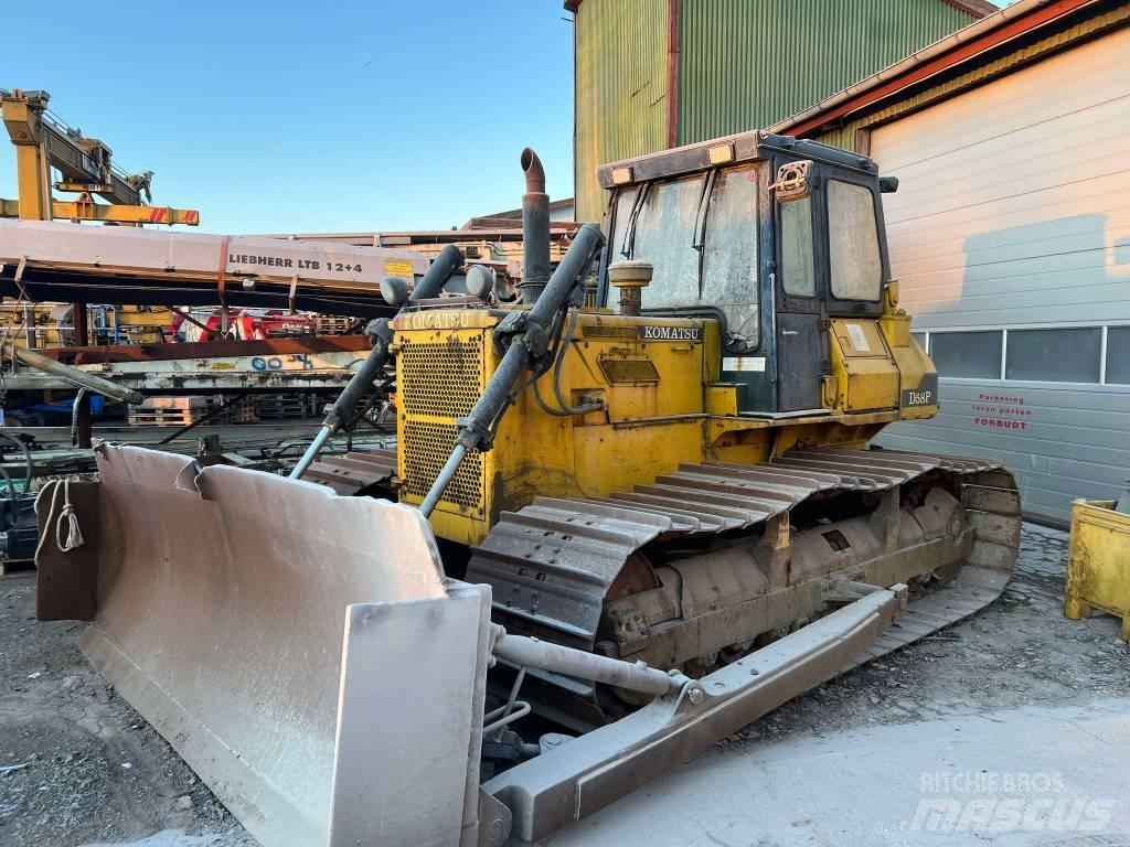 Komatsu D 65 P Pásové dozéry