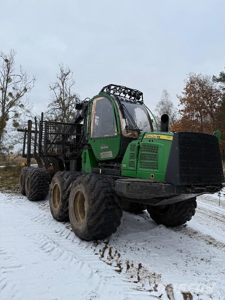 John Deere 1210 E Lesné traktory