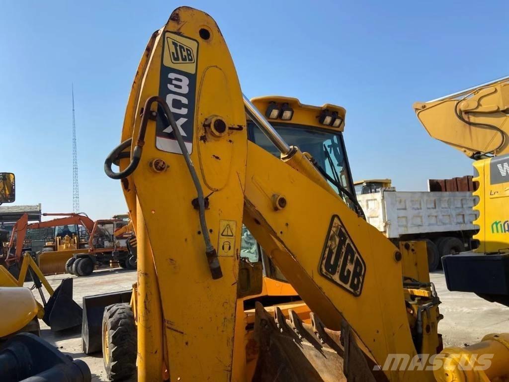 JCB 3CX Rýpadlo-nakladače