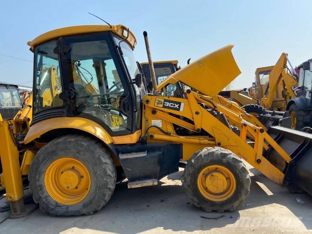 JCB 3CX Rýpadlo-nakladače