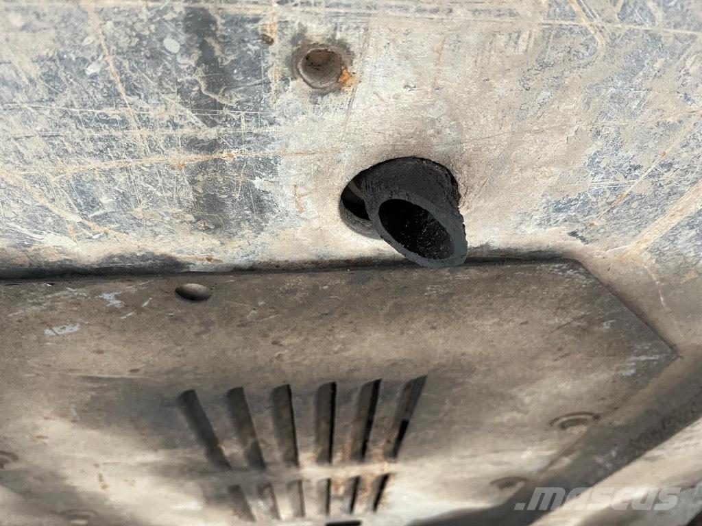 Hitachi ZX 300 LCN-7 Pásové dozéry