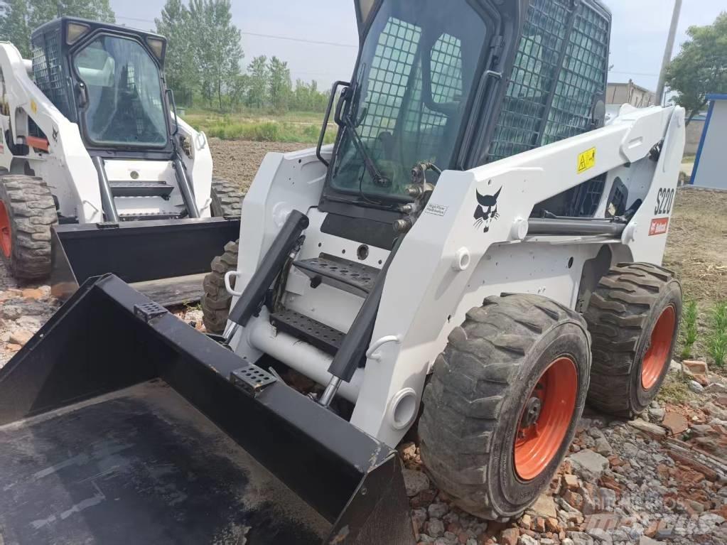 Bobcat S 220 Šmykom riadené nakladače