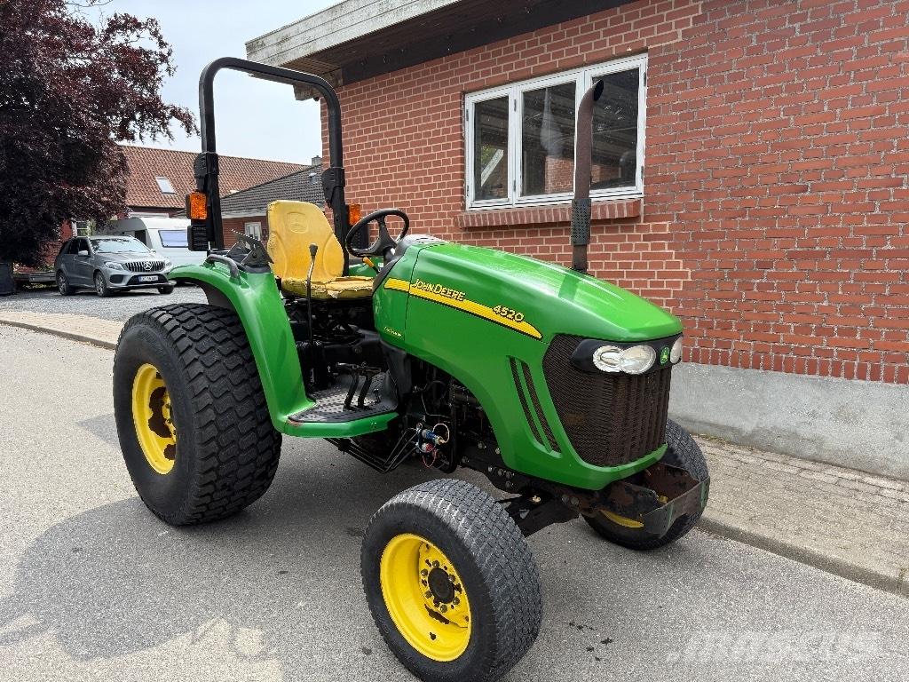 John Deere 4520 Kompaktné traktory