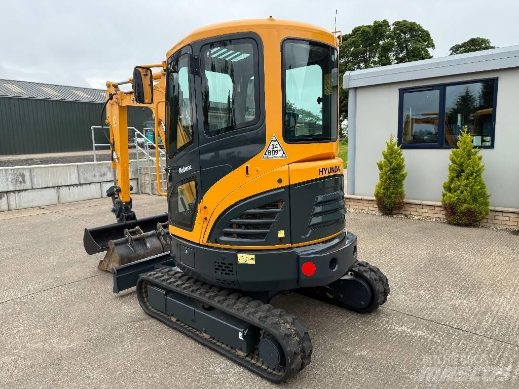 Hyundai R25Z-9 AK Mini rýpadlá < 7t