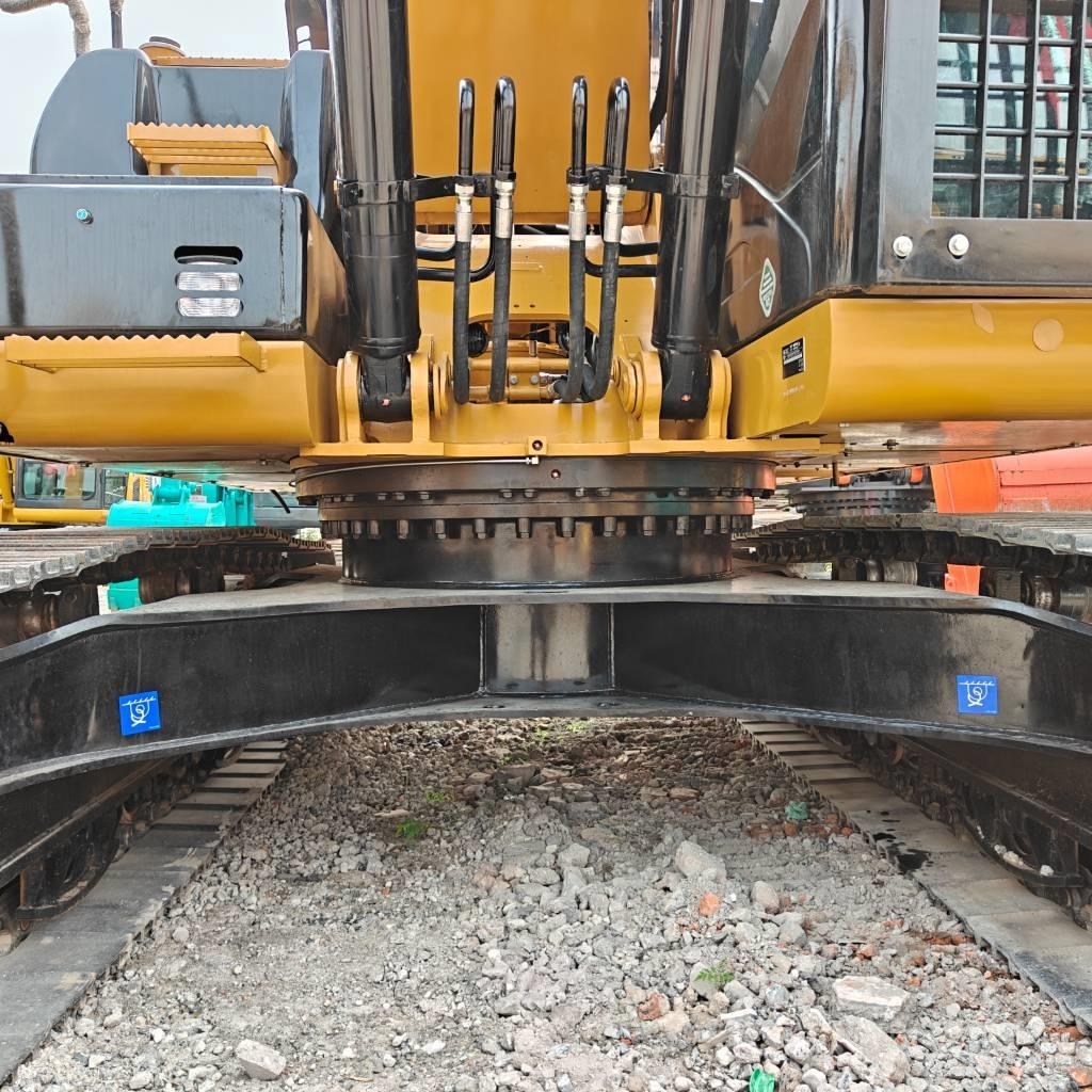 CAT 323D Pásové rýpadlá