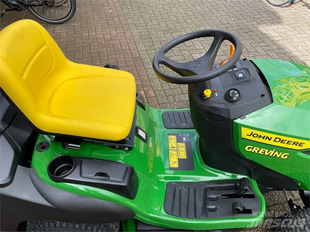 John Deere X167R Žacie stroje