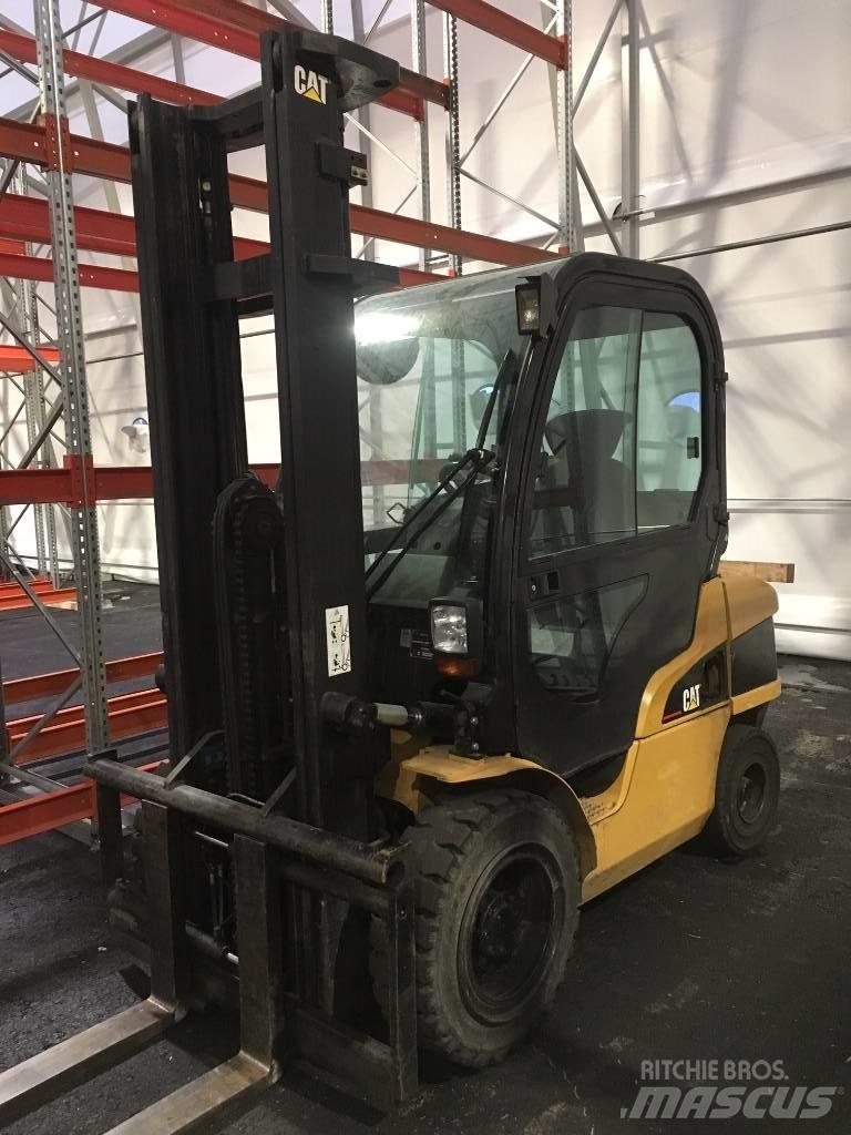 CAT DP 35 N Dieselové vozíky