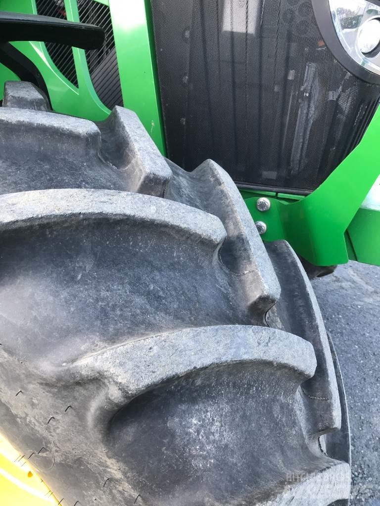 John Deere 6100 M Traktory