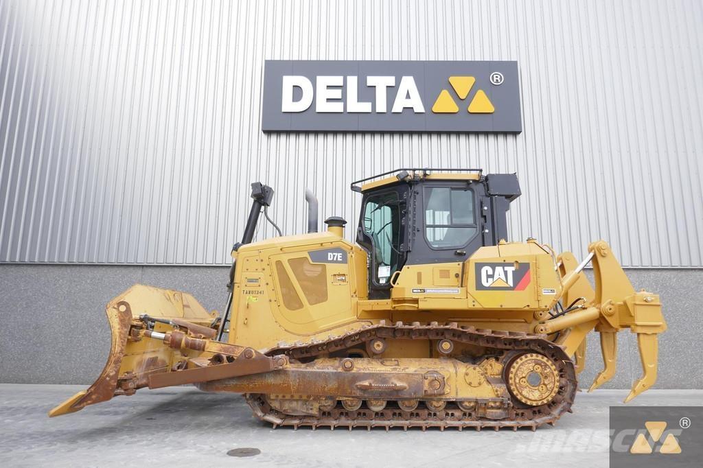 CAT D7E Pásové dozéry