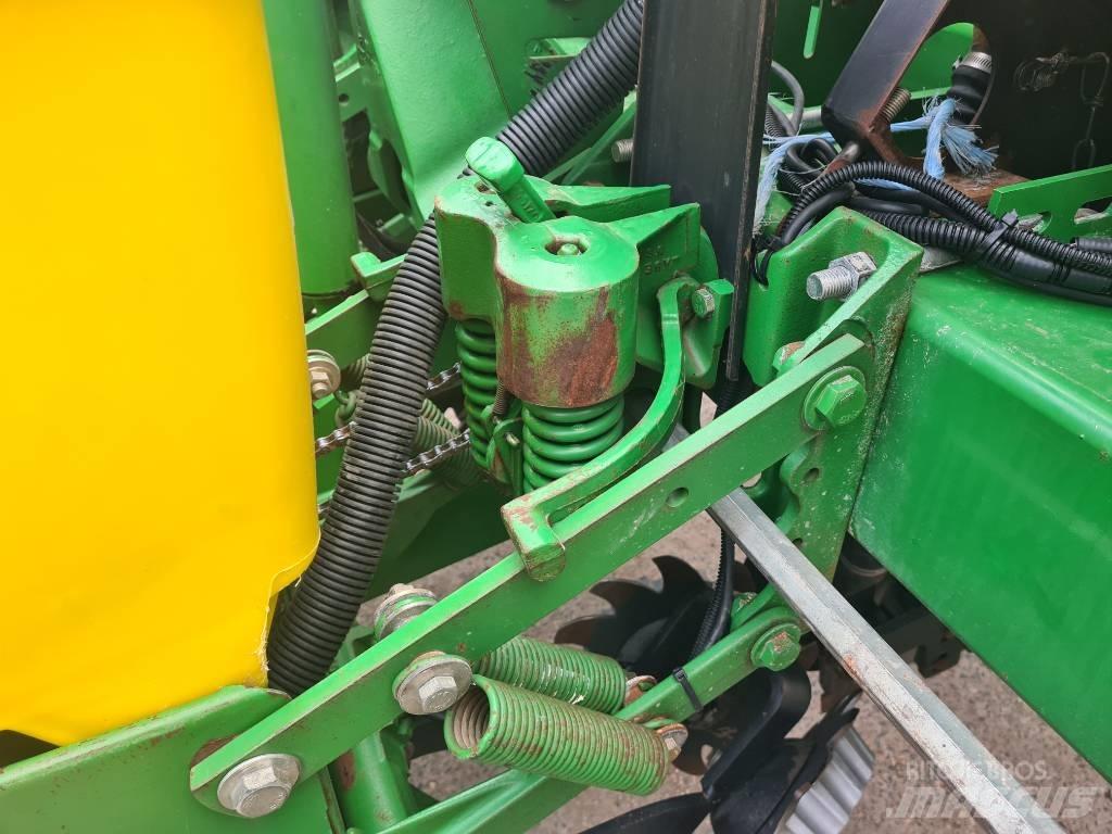 John Deere 1770 Sadiace stroje
