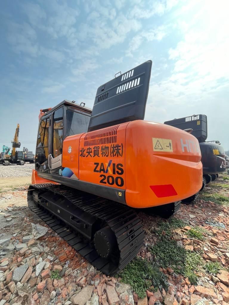 Hitachi ZX 200 Pásové rýpadlá