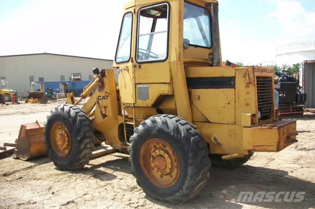 CAT 910 Kolesové nakladače