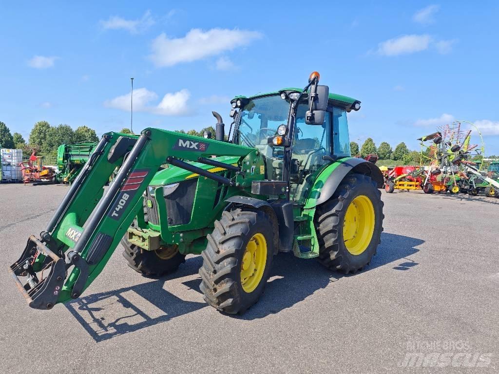 John Deere 5115 R Traktory
