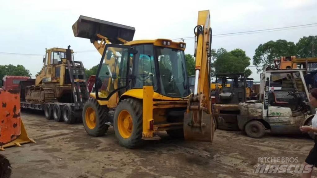 JCB 4CX Rýpadlo-nakladače