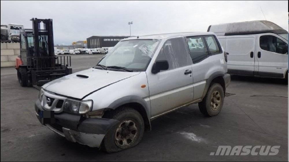 Nissan Terrano II Automobily