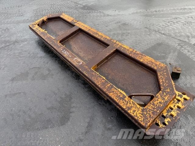 CAT TAILGATE Kĺbové nákladné autá