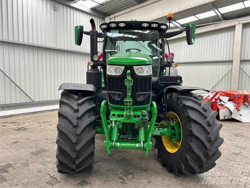John Deere 6R 215 Traktory