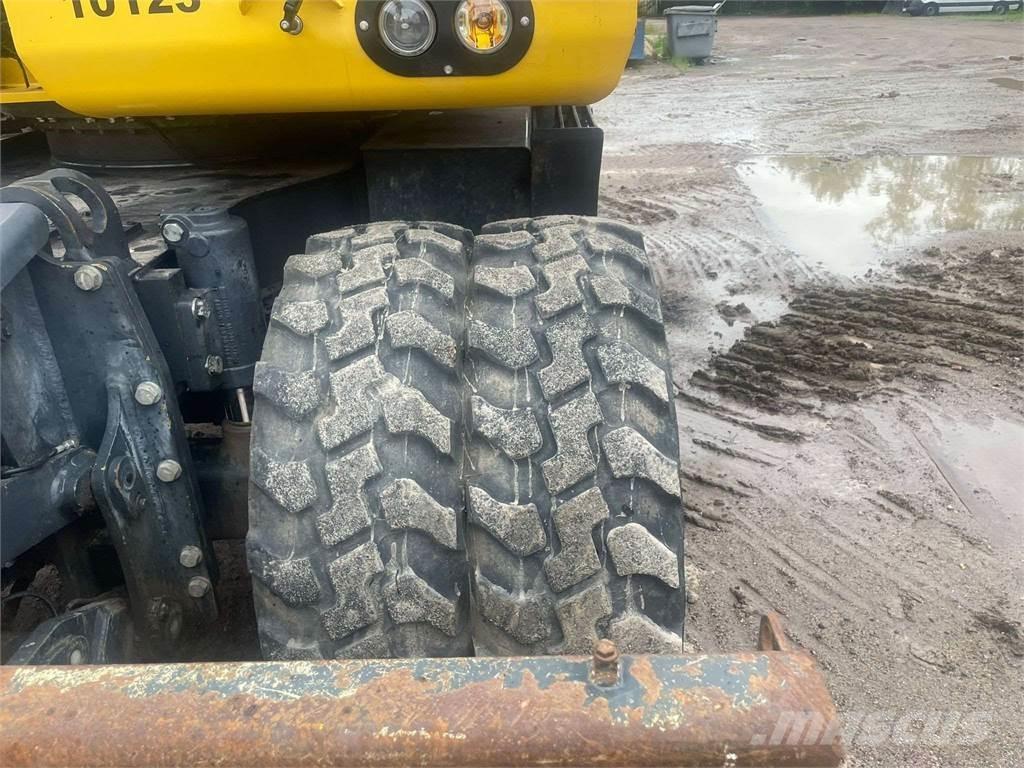 Komatsu PW148-10 Kolesové rýpadlá