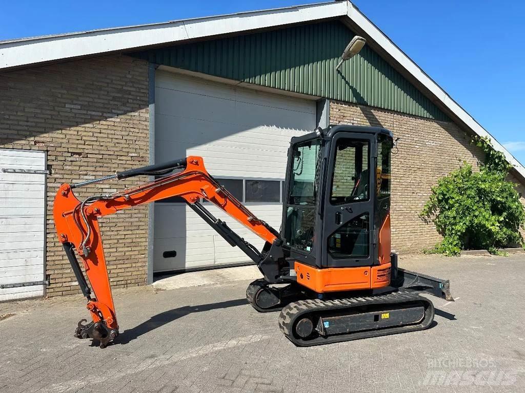 Hitachi ZX26U-6CR Mini rýpadlá < 7t