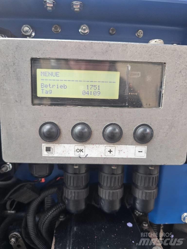 Irus Deltrak 2.5 Kosačky namontované a ťahané